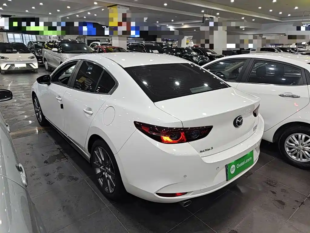 Mazda 3 Axela 2020 — фото 23