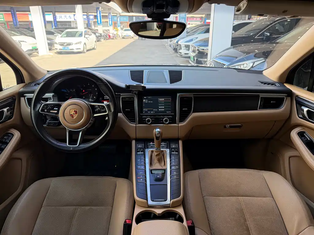 Porsche Macan 2015 — фото 12