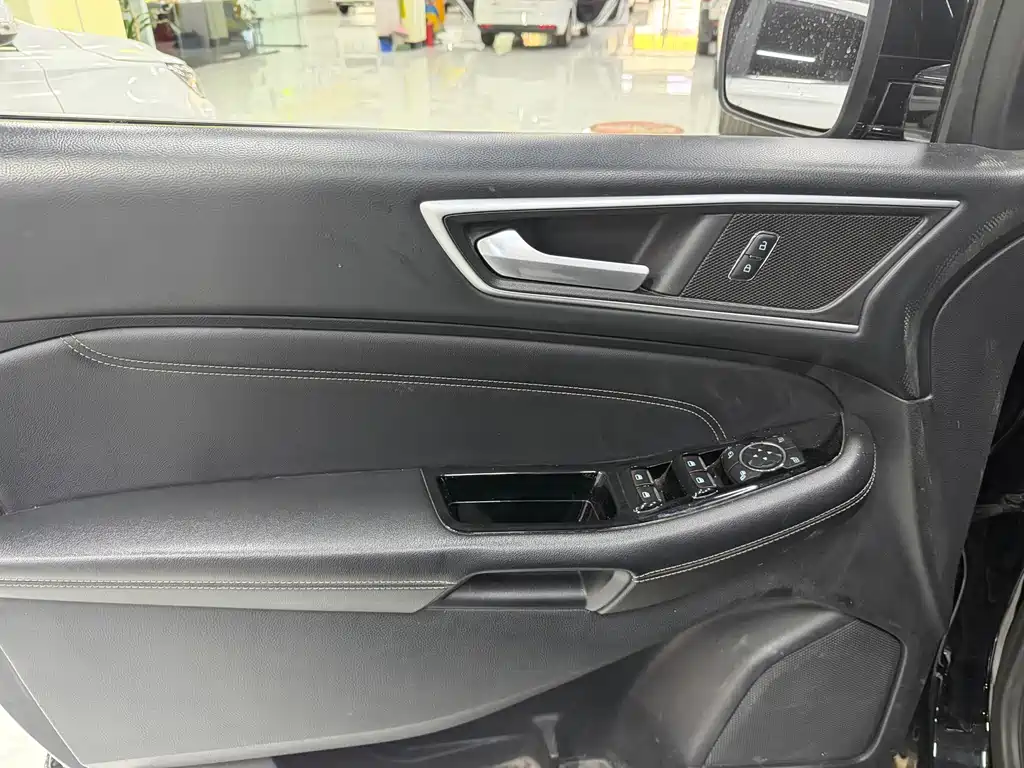 Ford Edge 2020 — фото 15