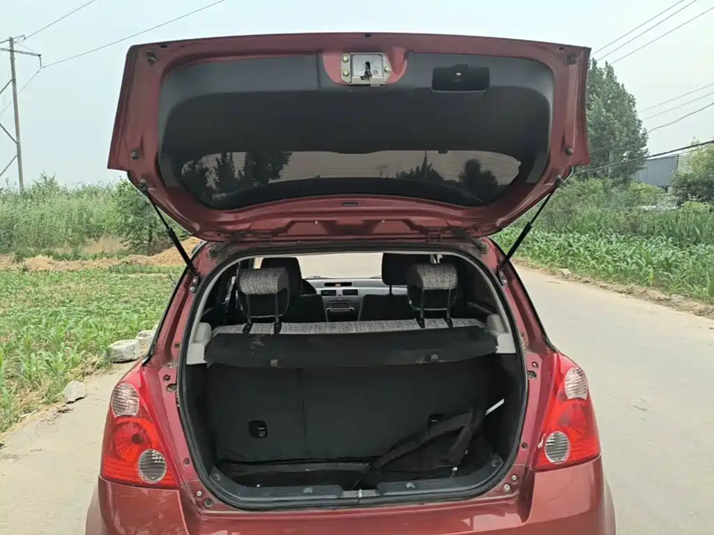 Suzuki Swift 2015 — фото 19