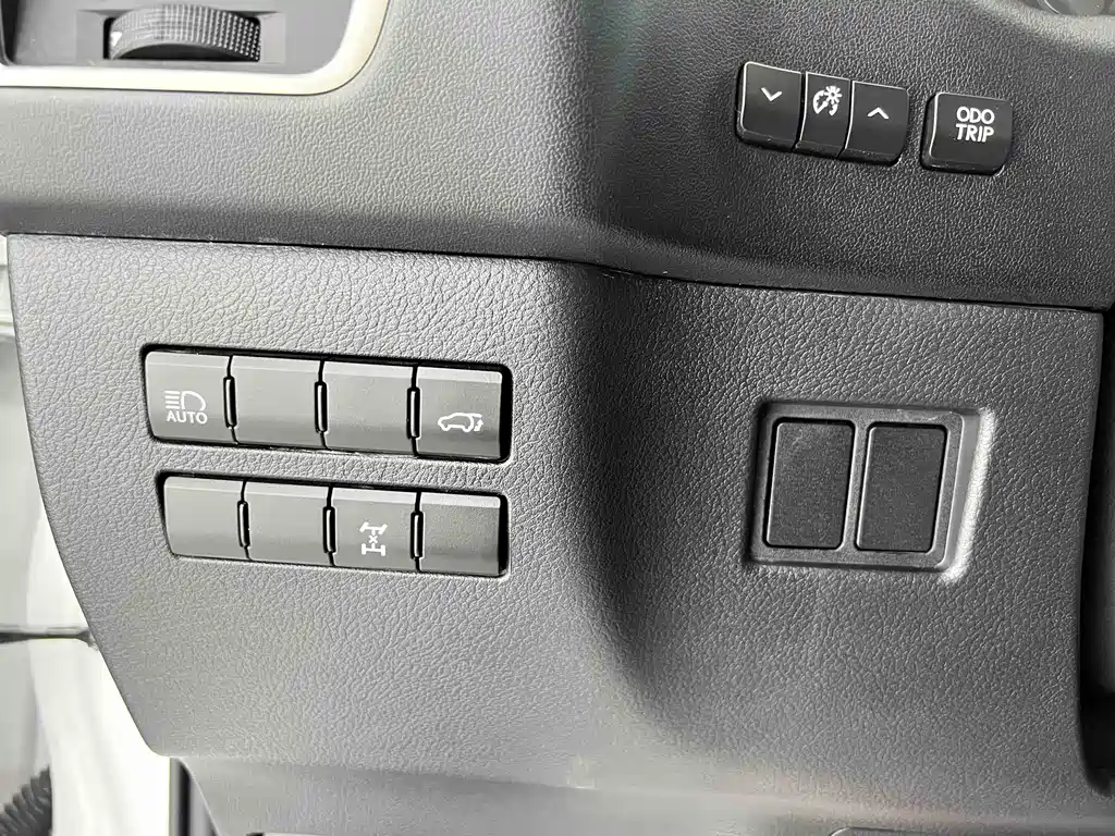 Lexus NX 2021 — фото 15