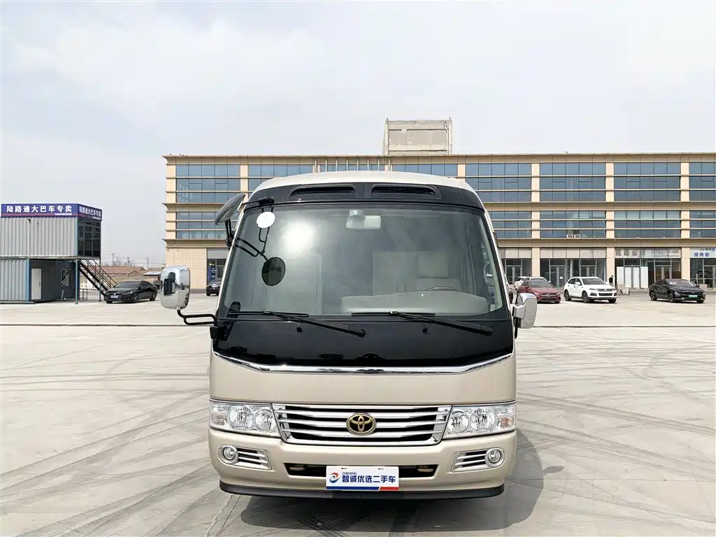 Toyota Coaster 2017 — фото 21