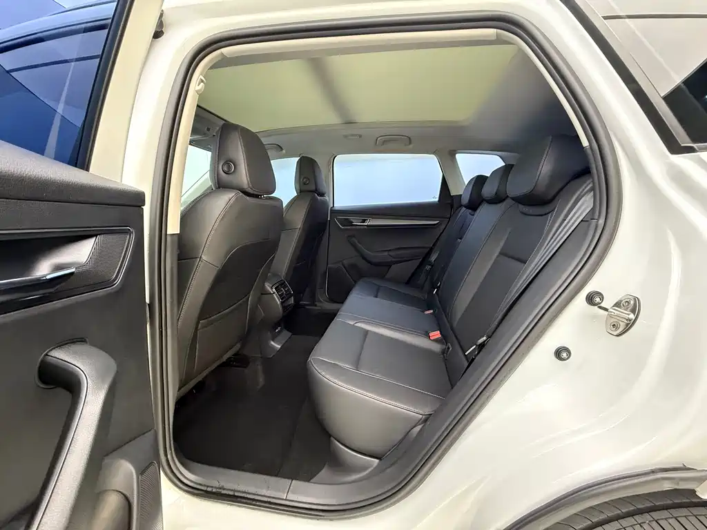 Skoda Karoq 2023 — фото 15