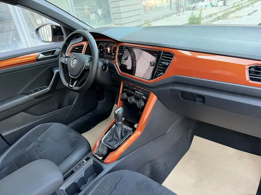 Volkswagen T-Roc 2018 — фото 7