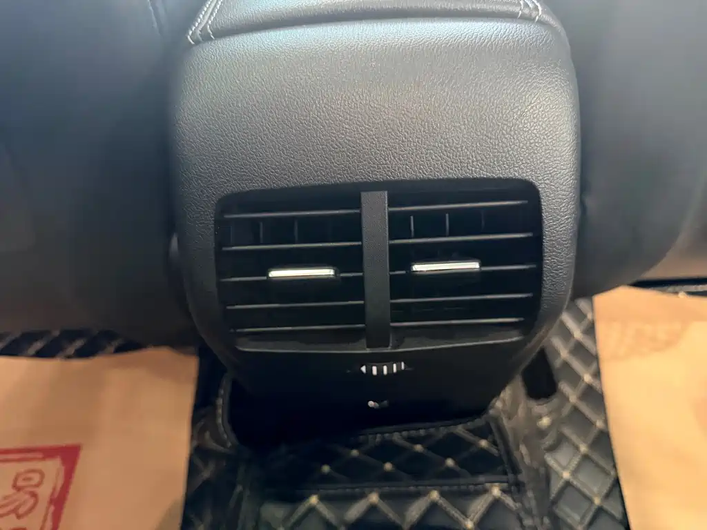 Ford Focus 2018 — фото 11