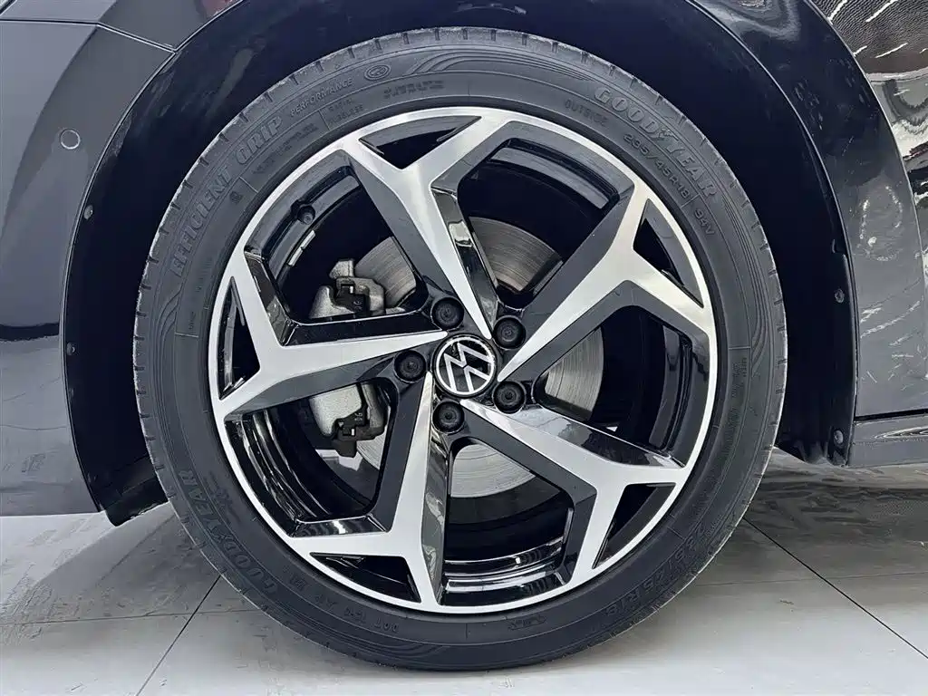 Volkswagen Passat 2022 — фото 12