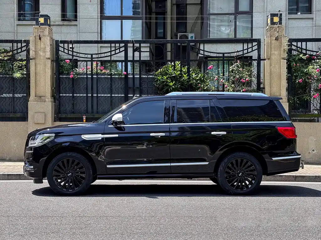 Lincoln Navigator 2021 — фото 3