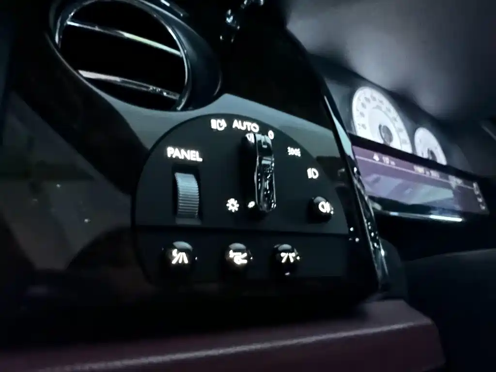 Rolls-Royce Ghost 2011 — фото 15