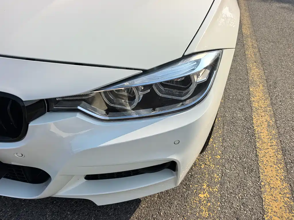 BMW 3 Series 2018 — фото 17