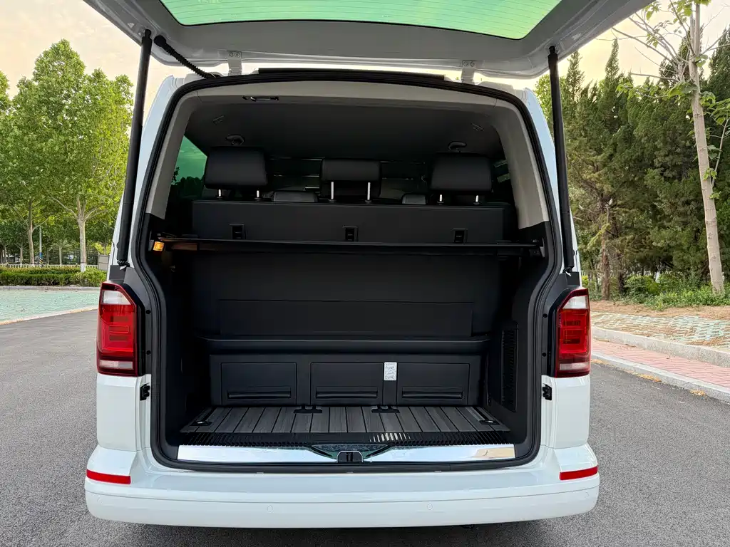 Volkswagen Multivan 2019 — фото 22