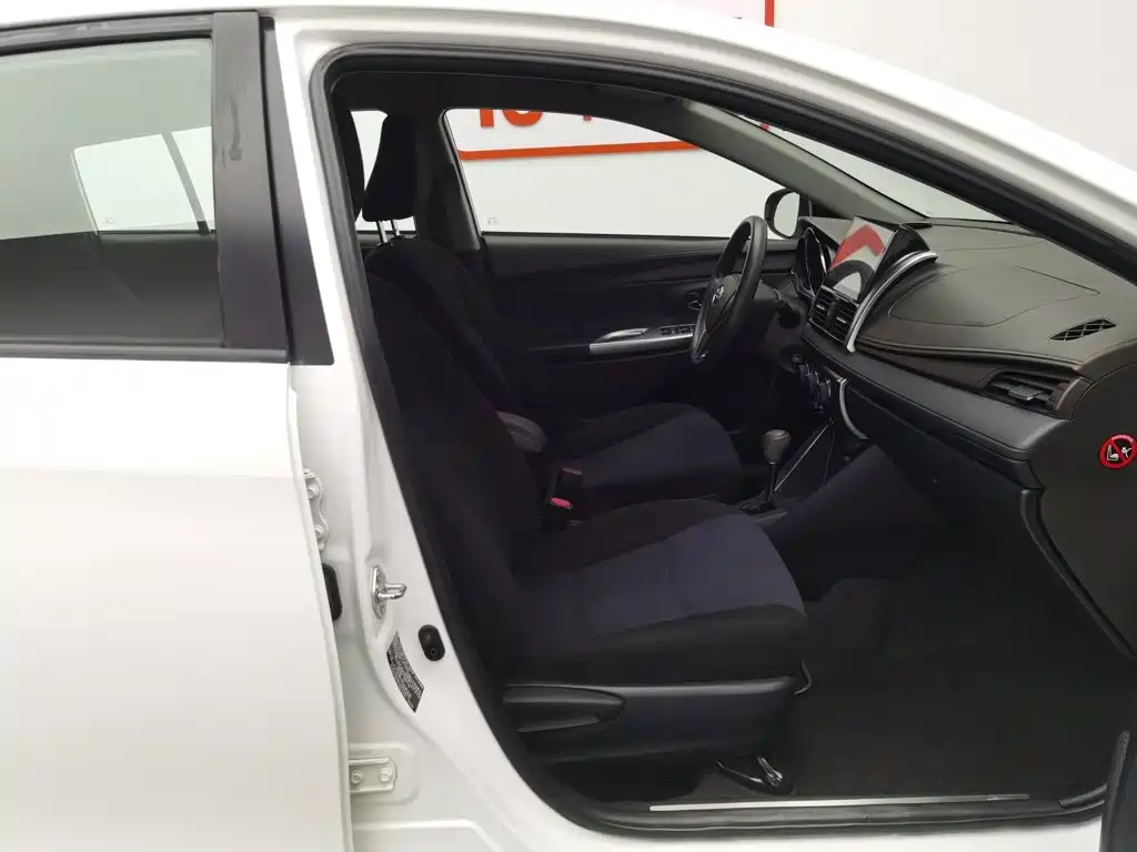 Toyota Yaris L 2016 — фото 23