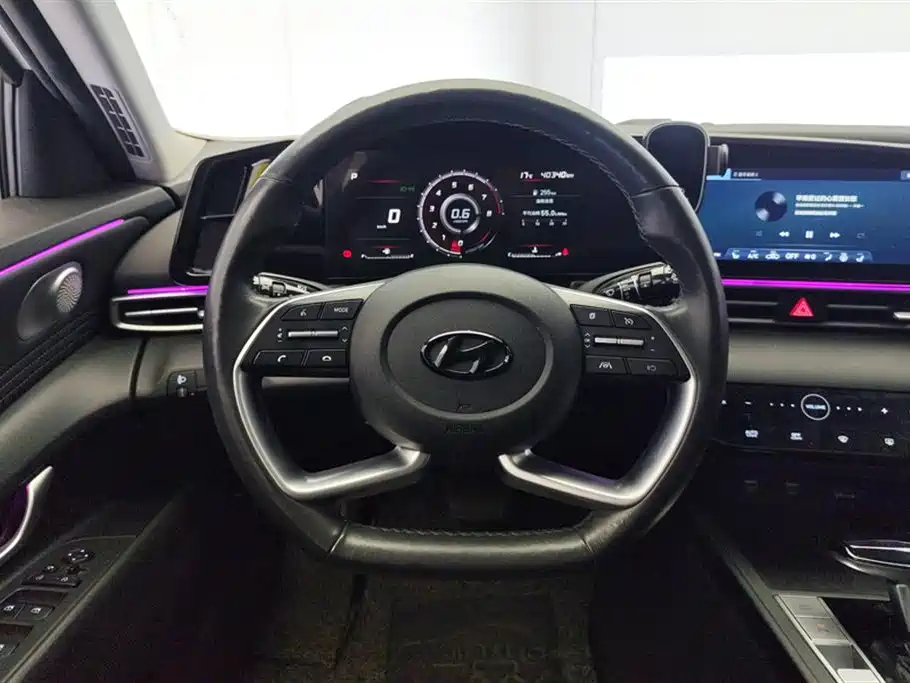 Hyundai Elantra 2022 — фото 15