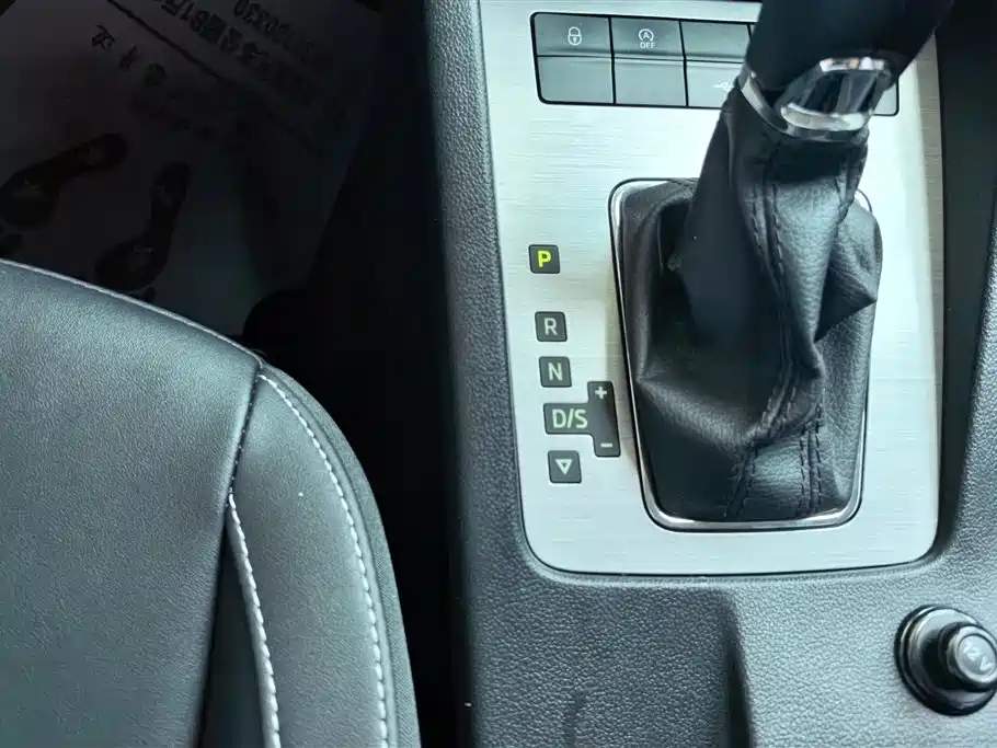Skoda Octavia 2021 — фото 16