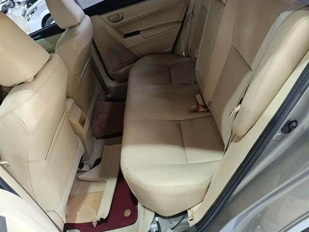 Toyota Corolla 2015 — фото 13