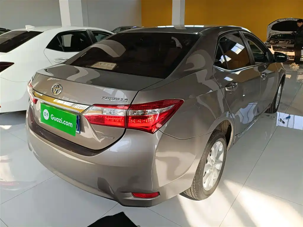 Toyota Corolla 2015 — фото 5