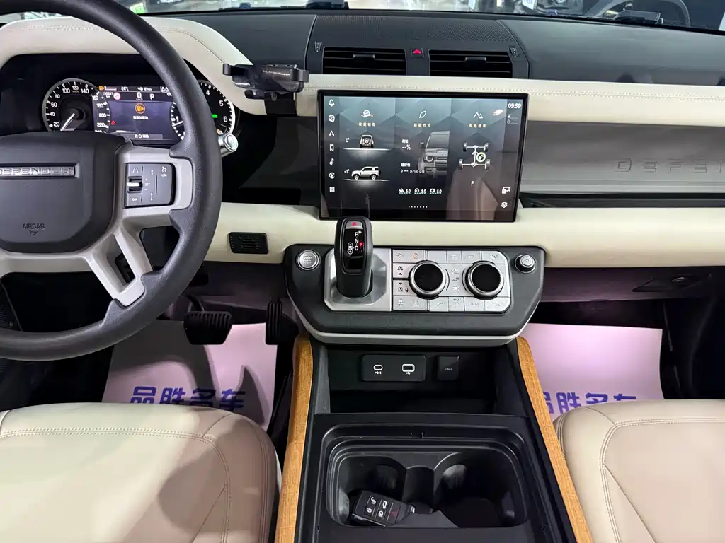 Land Rover Defender 2024 — фото 12