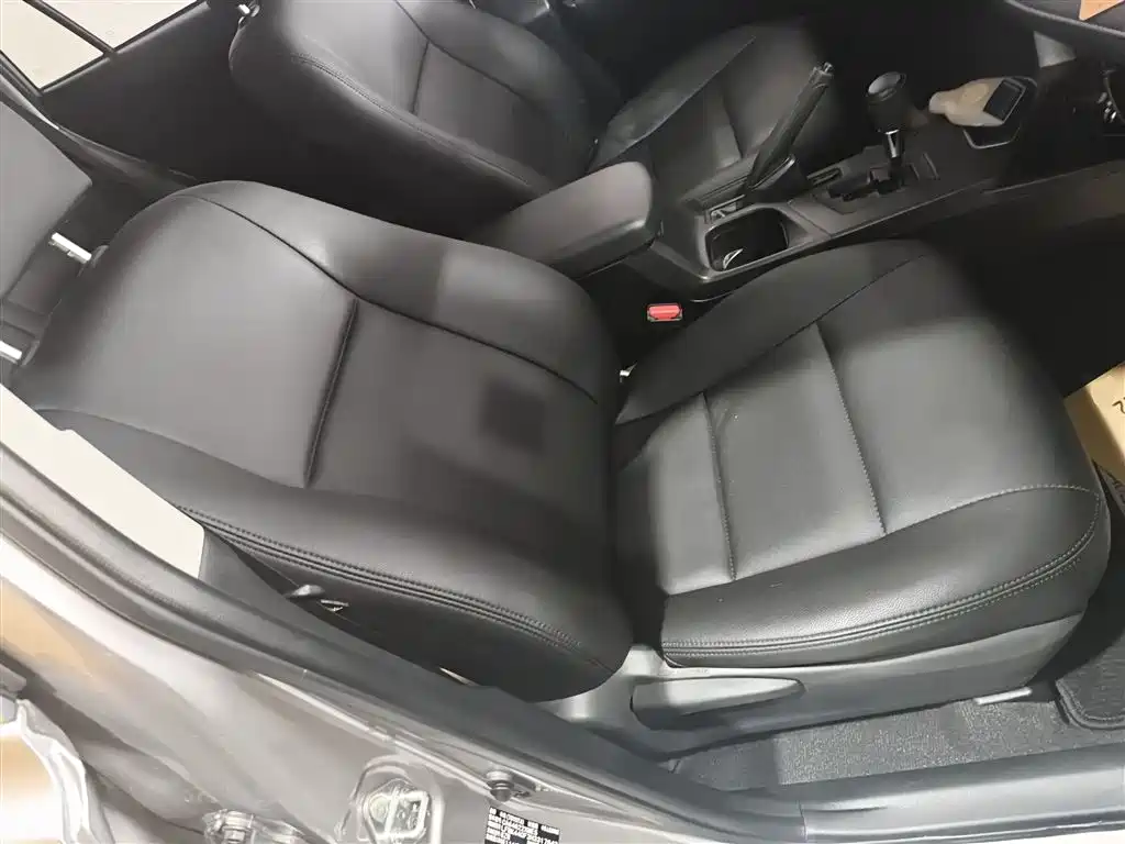 Toyota RAV4 2017 — фото 20