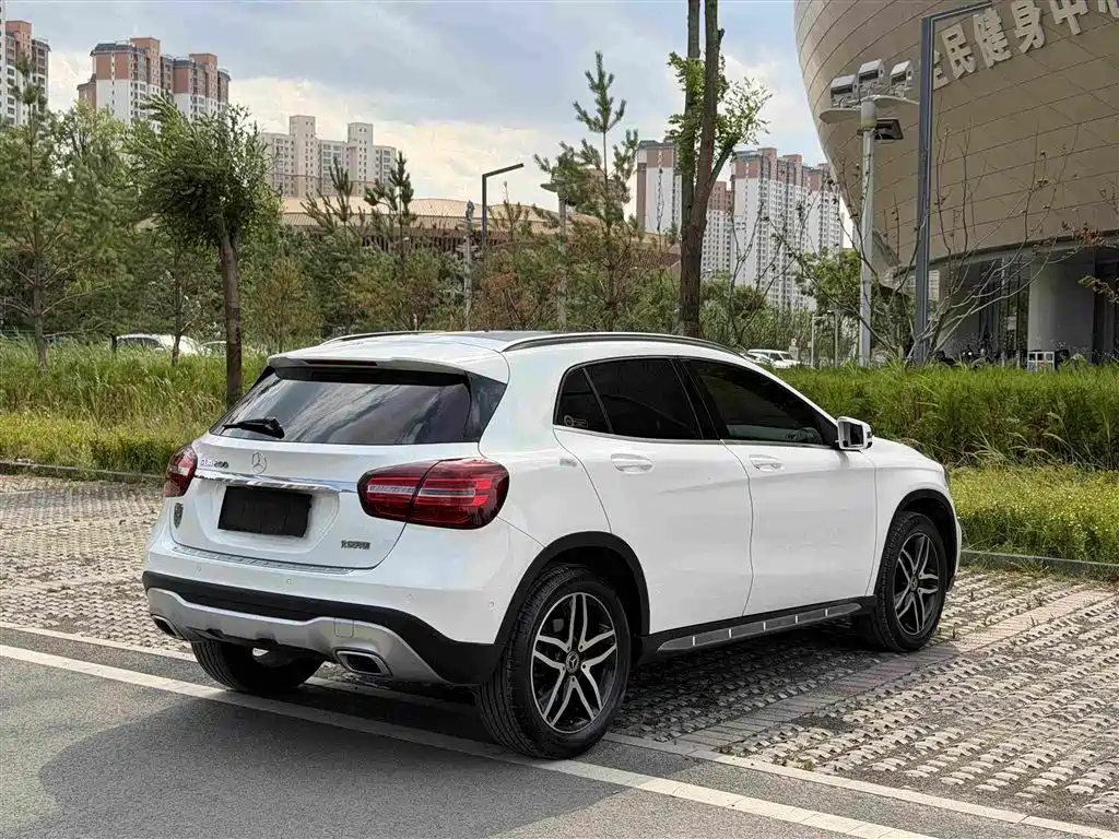 Mercedes-Benz GLA 2017 — фото 4