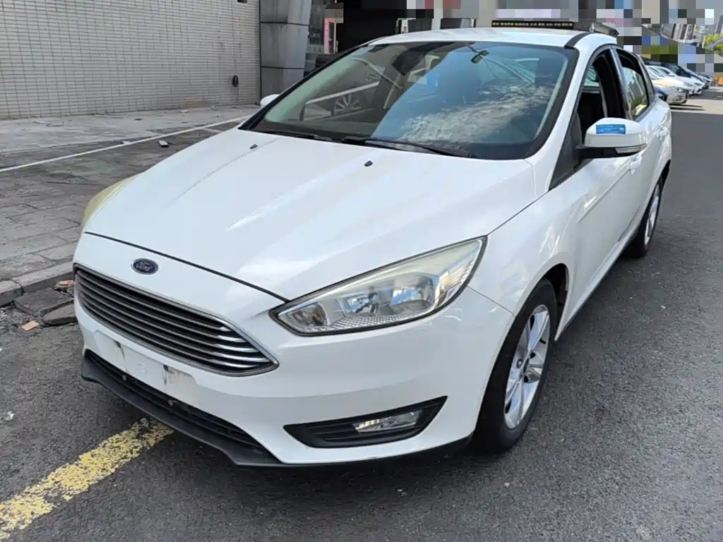 Ford Focus 2017 — фото 1