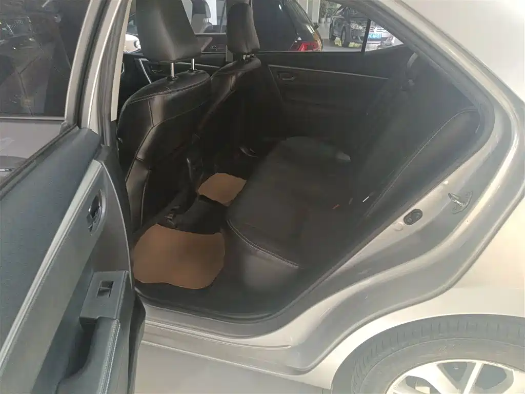Toyota Corolla 2015 — фото 13