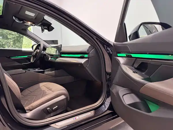 BMW 5 Series 2025