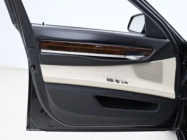 BMW 7 Series 2012
