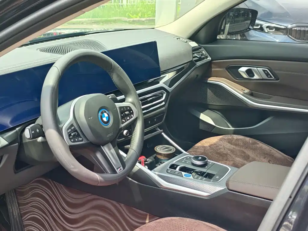 BMW i3 2024 — фото 8