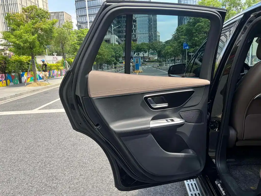Mercedes-Benz EQE SUV 2024 — фото 15