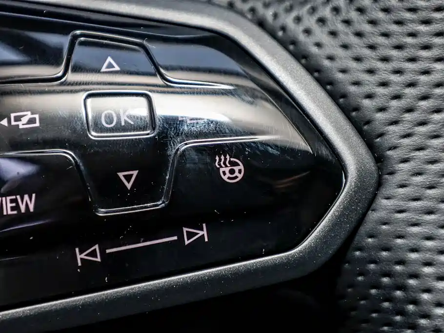 Volkswagen Touareg 2021 — фото 25