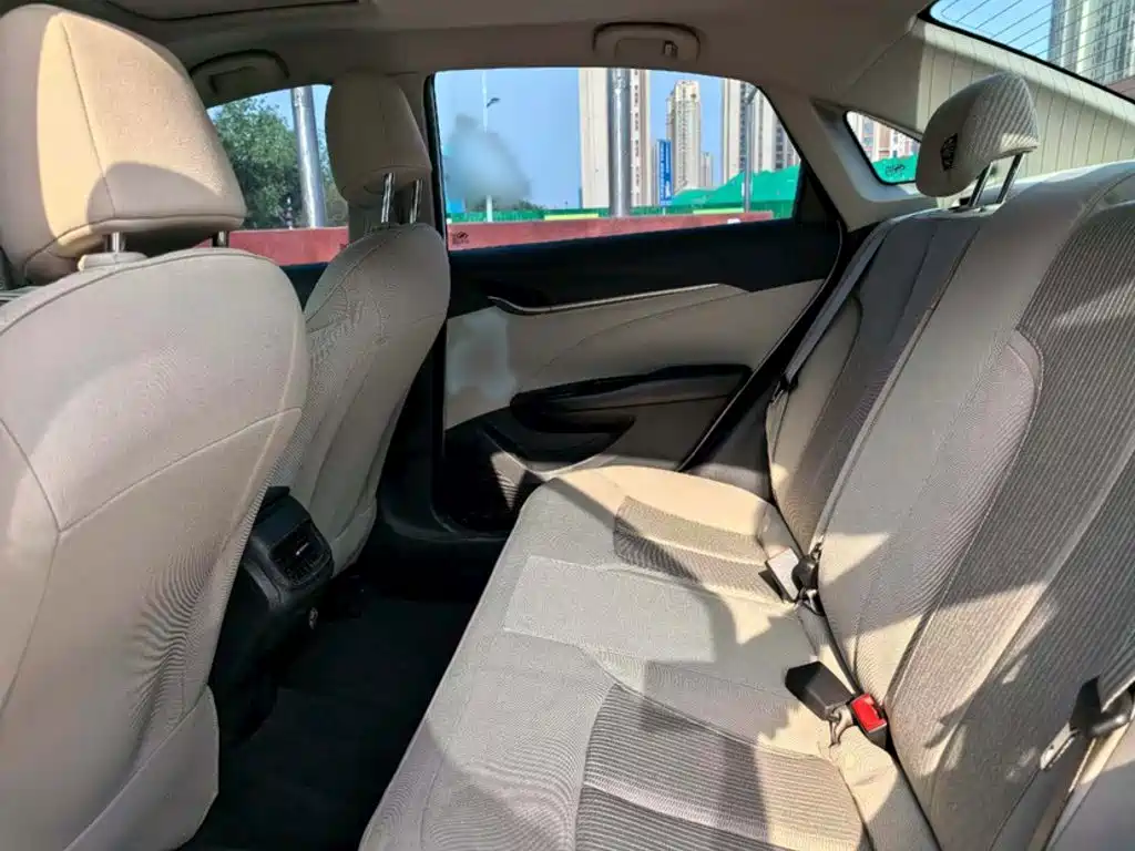 Buick Excelle 2015 — фото 15