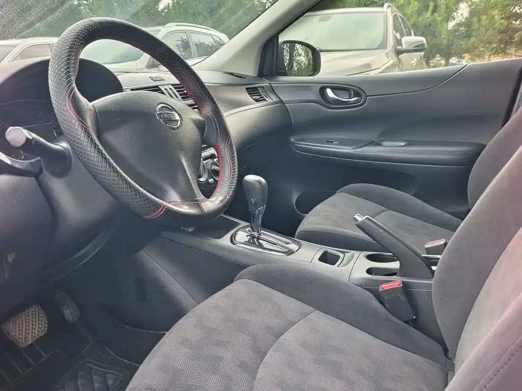 Nissan Tiida 2015 — фото 4