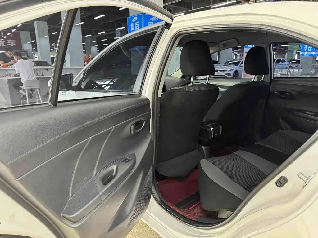 Toyota Vios 2022 — фото 13