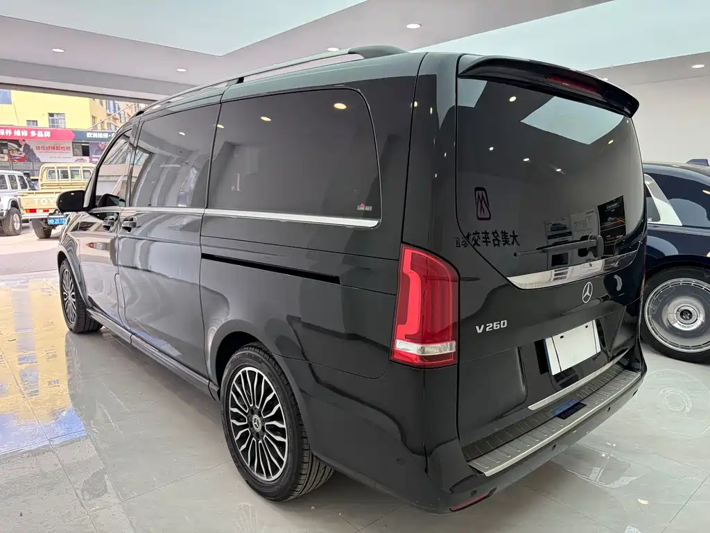 Mercedes-Benz V-Class 2019 — фото 10