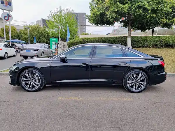 Audi A6L 2022