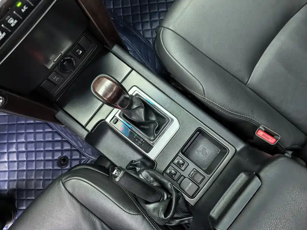 Toyota Prado 2016 — фото 16