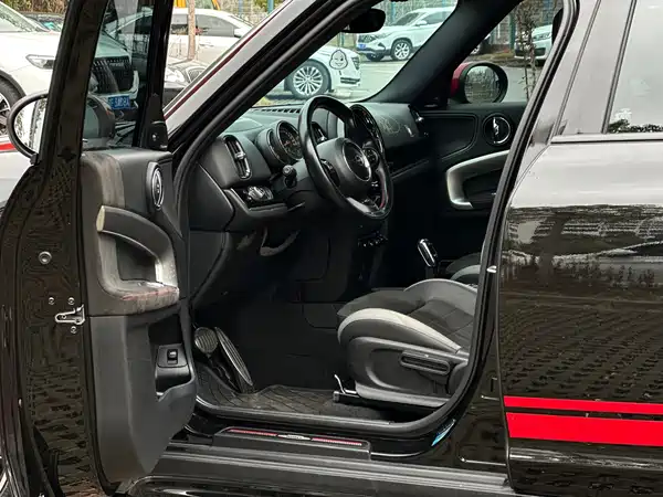 MINI JCW COUNTRYMAN 2021