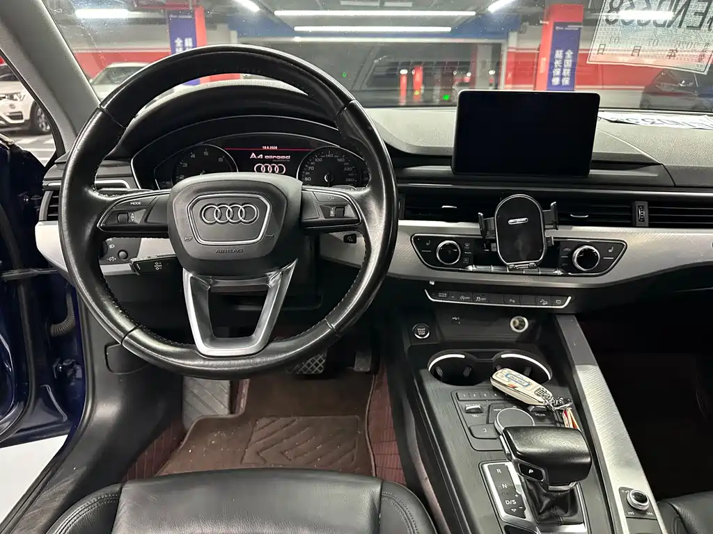 Audi A4 2018 — фото 12