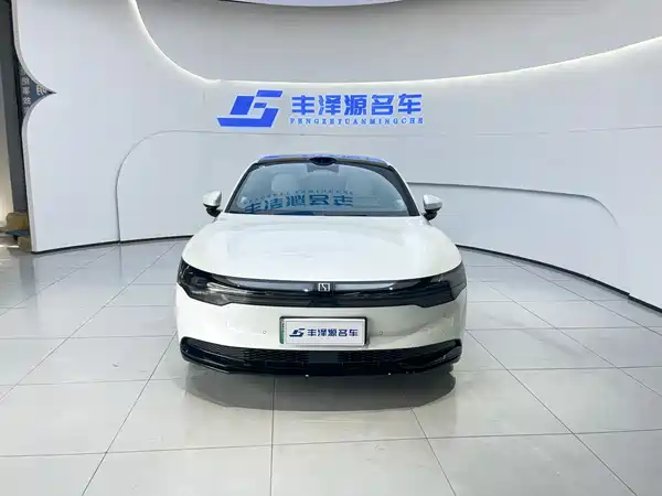 Zeekr 007 2025