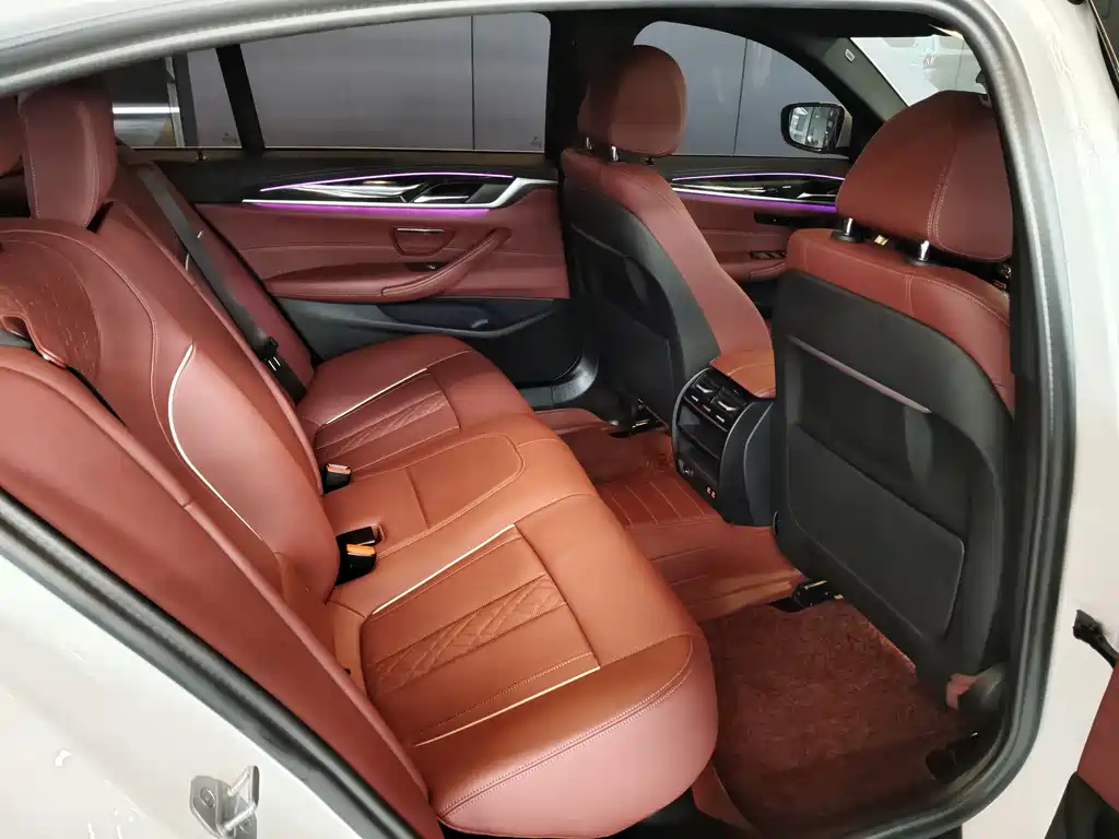 BMW 5 Series 2023 — фото 12