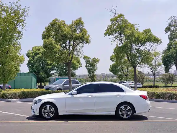 Mercedes-Benz C-Class 2020