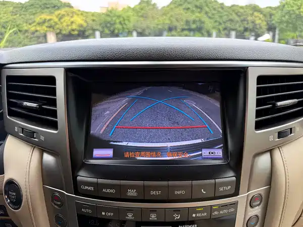 Lexus LX 2013