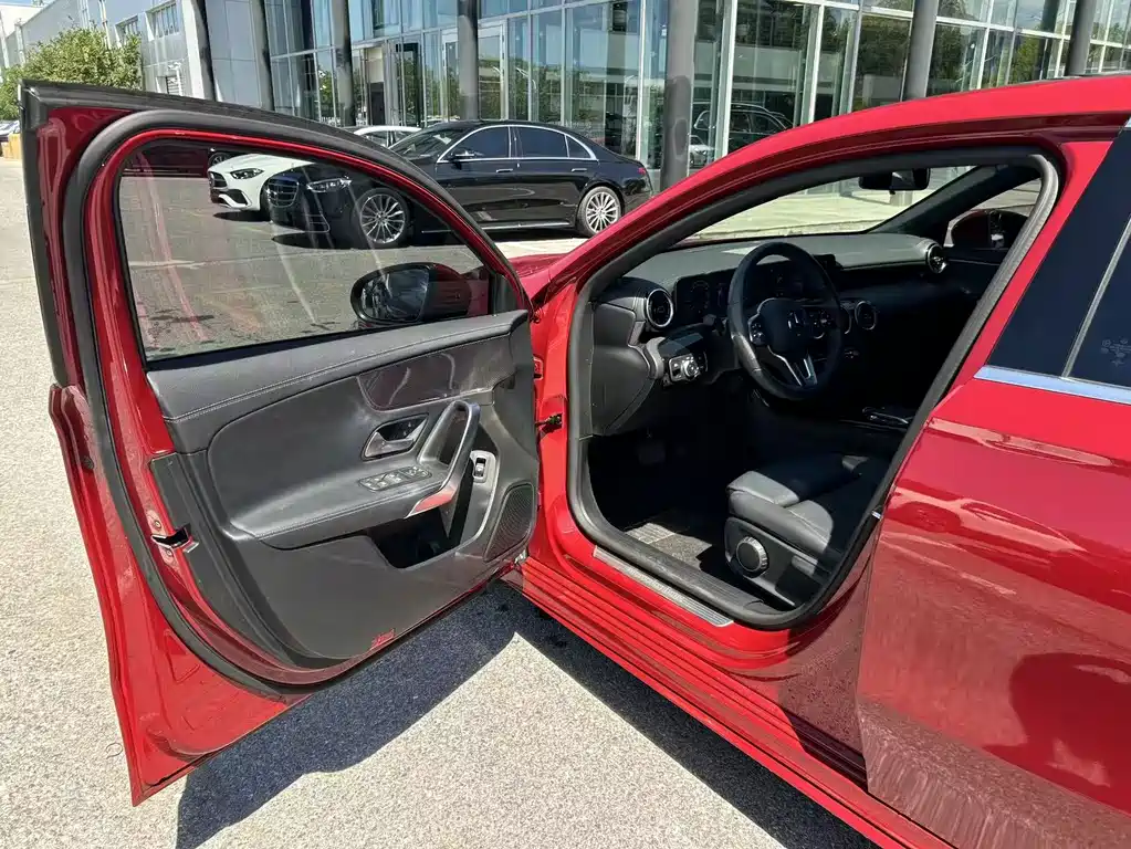Mercedes-Benz A-Class 2021 — фото 11