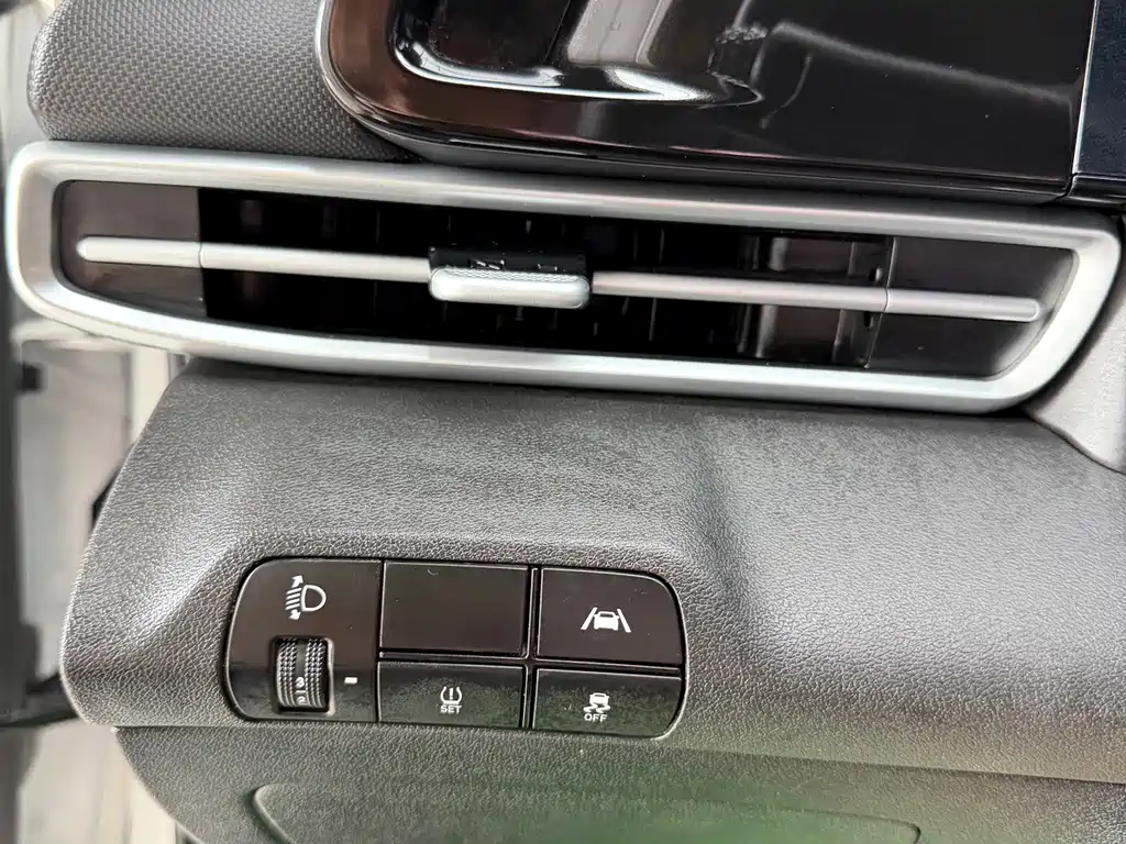 Hyundai Elantra 2022 — фото 10