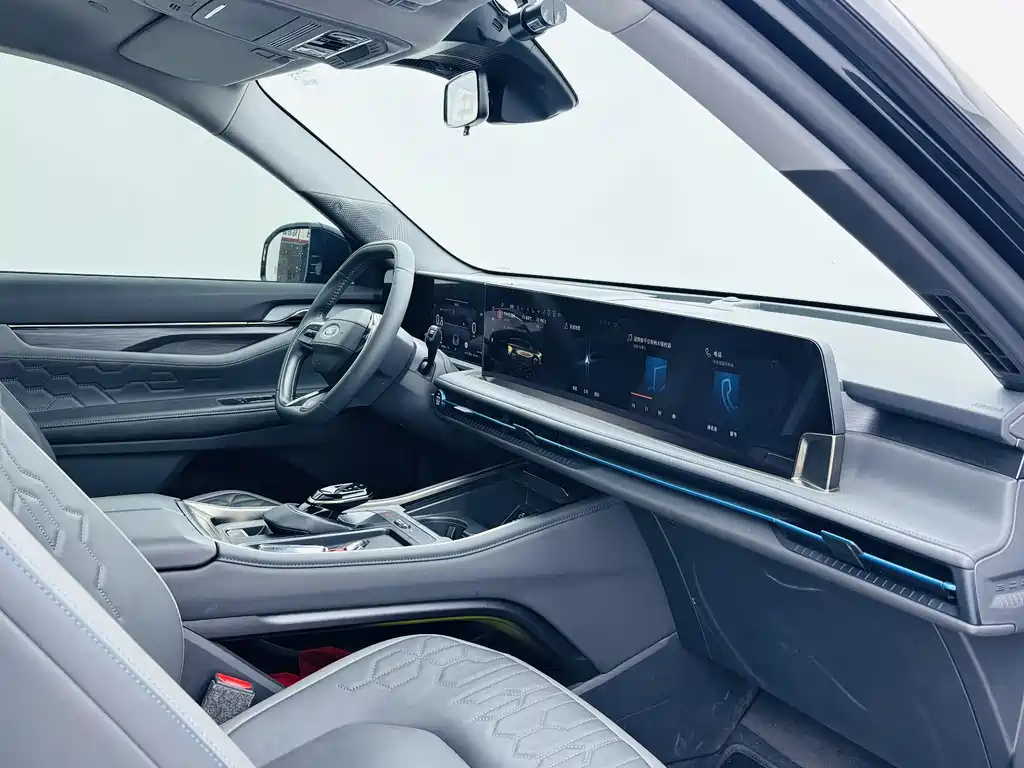 Ford Edge 2024 — фото 13