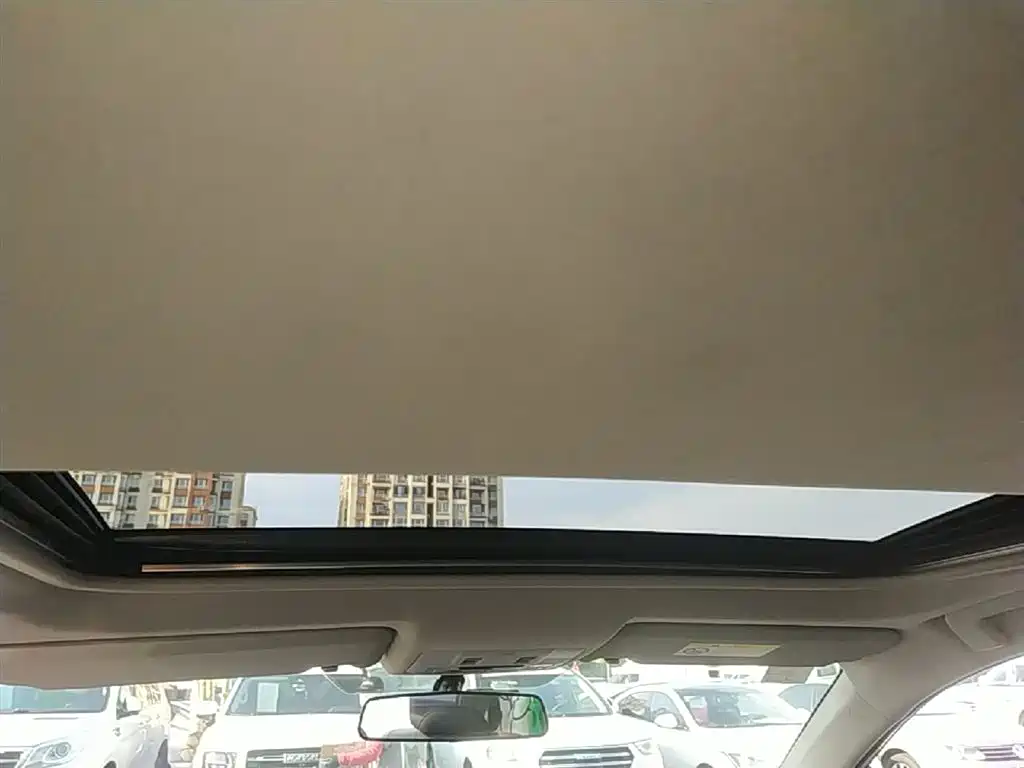 Toyota RAV4 2015 — фото 18