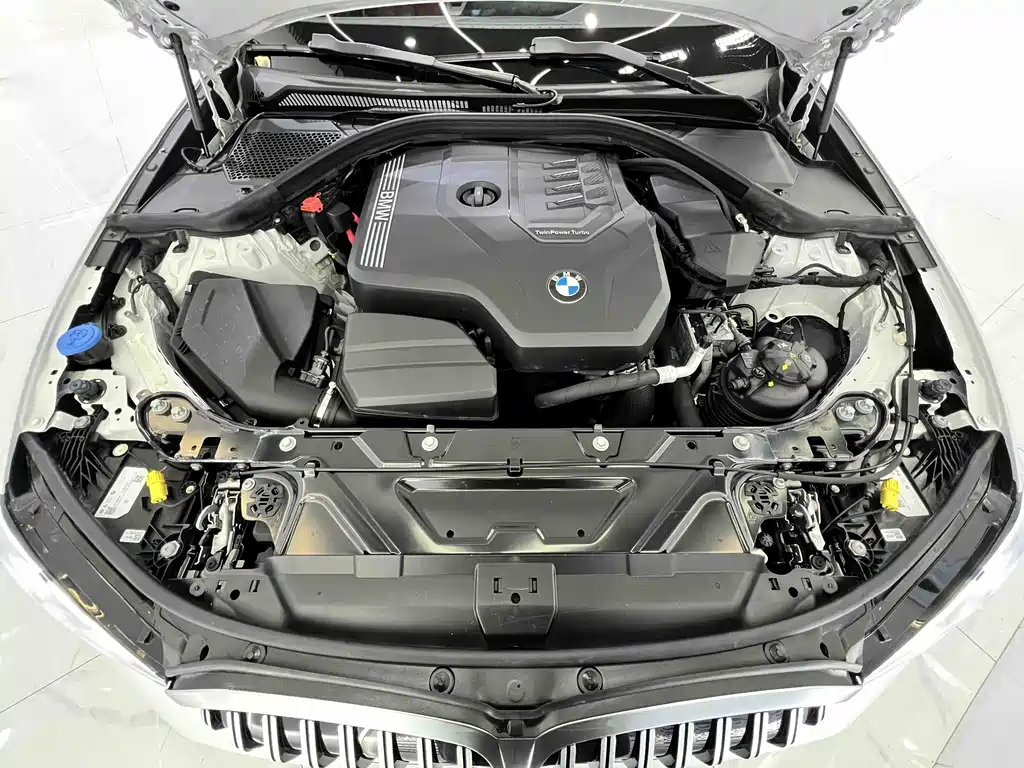 BMW 3 Series 2023 — фото 19