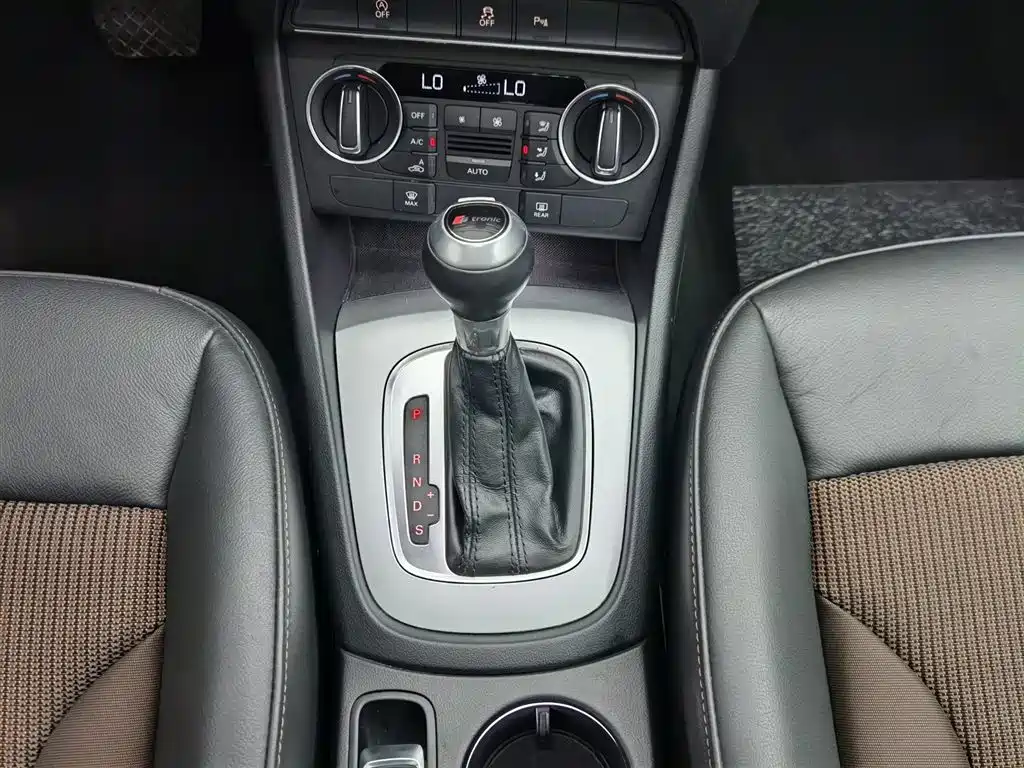 Audi Q3 2018 — фото 13