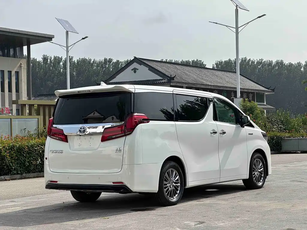 Toyota Alphard 2021 — фото 12