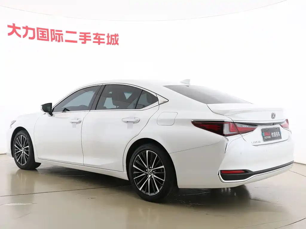 Lexus ES 2023 — фото 16