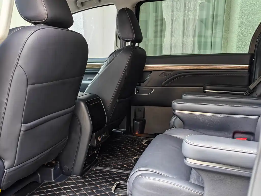GAC Motor Trumpchi M8 2022 — фото 17
